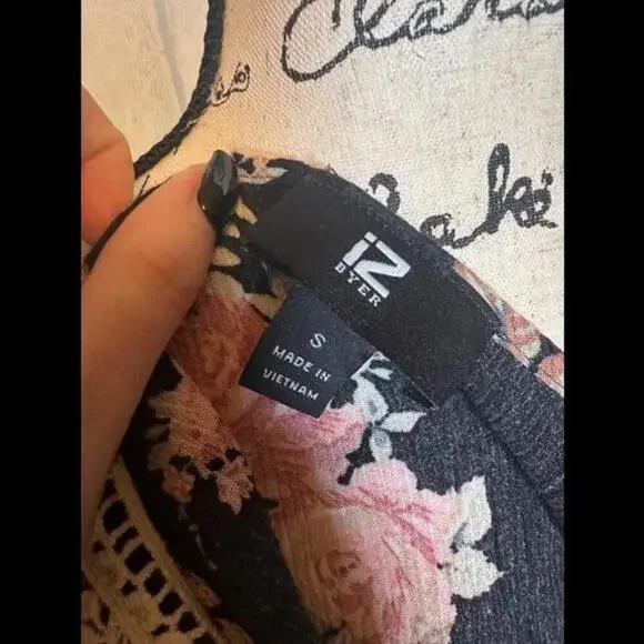 iZ Byer Floral Crochet Trim Tank Top - Size Small - Picture 2 of 2